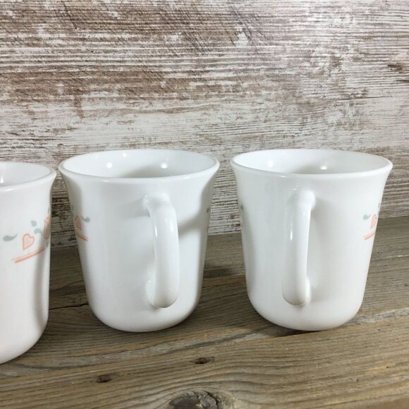 Corelle Dutch Lattice Cups Set of 4 - Tulips and Hearts 3.5" Corning Mugs - Picture 3 of 9